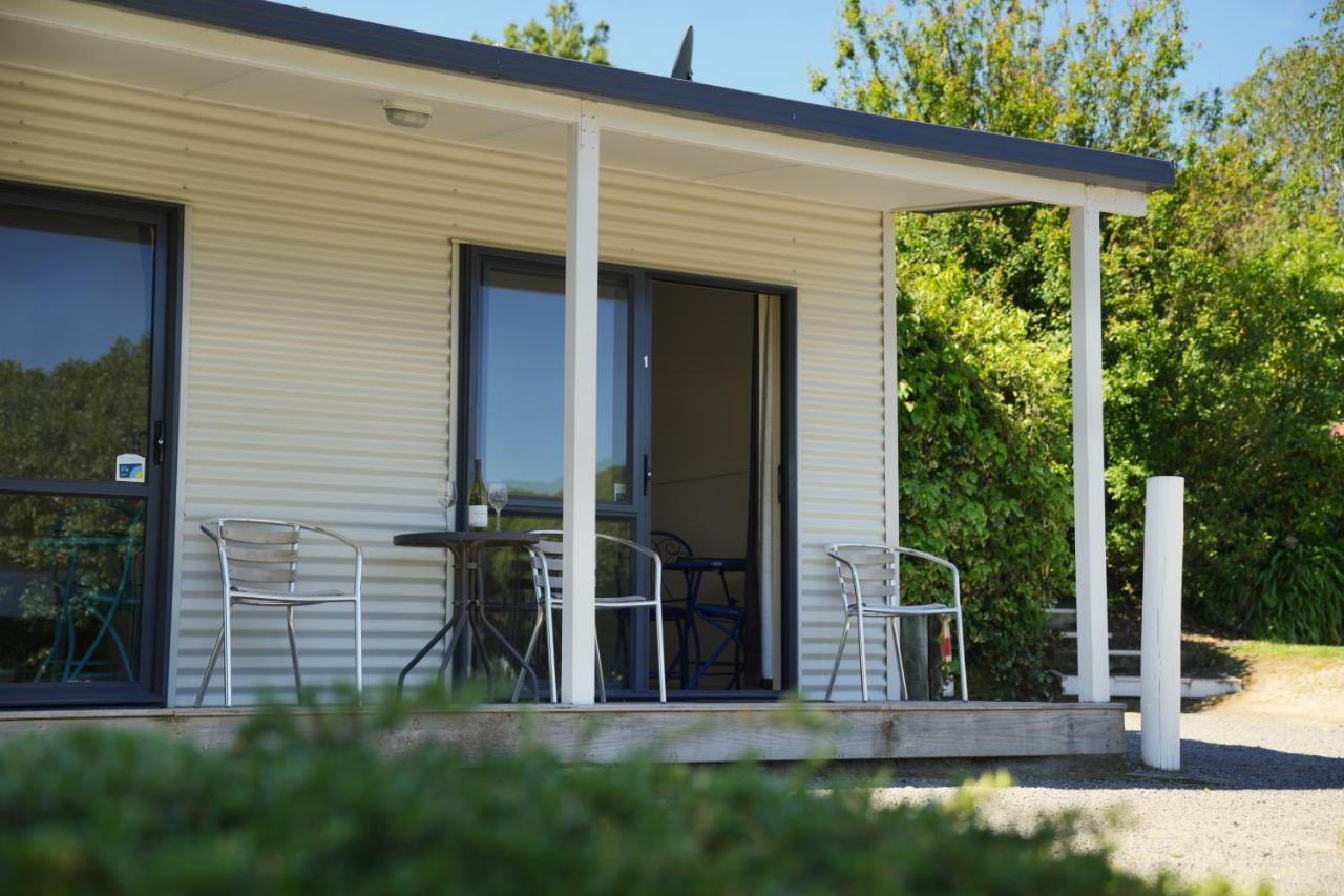Akaroa Top 10 Holiday Park Exterior foto