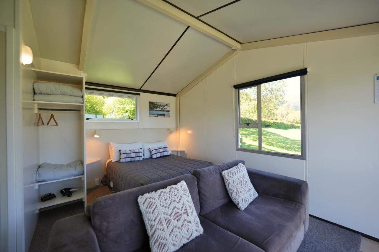 Akaroa Top 10 Holiday Park Exterior foto