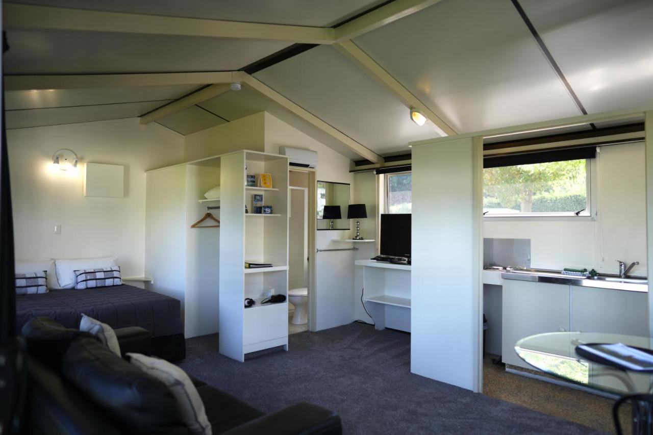 Akaroa Top 10 Holiday Park Exterior foto