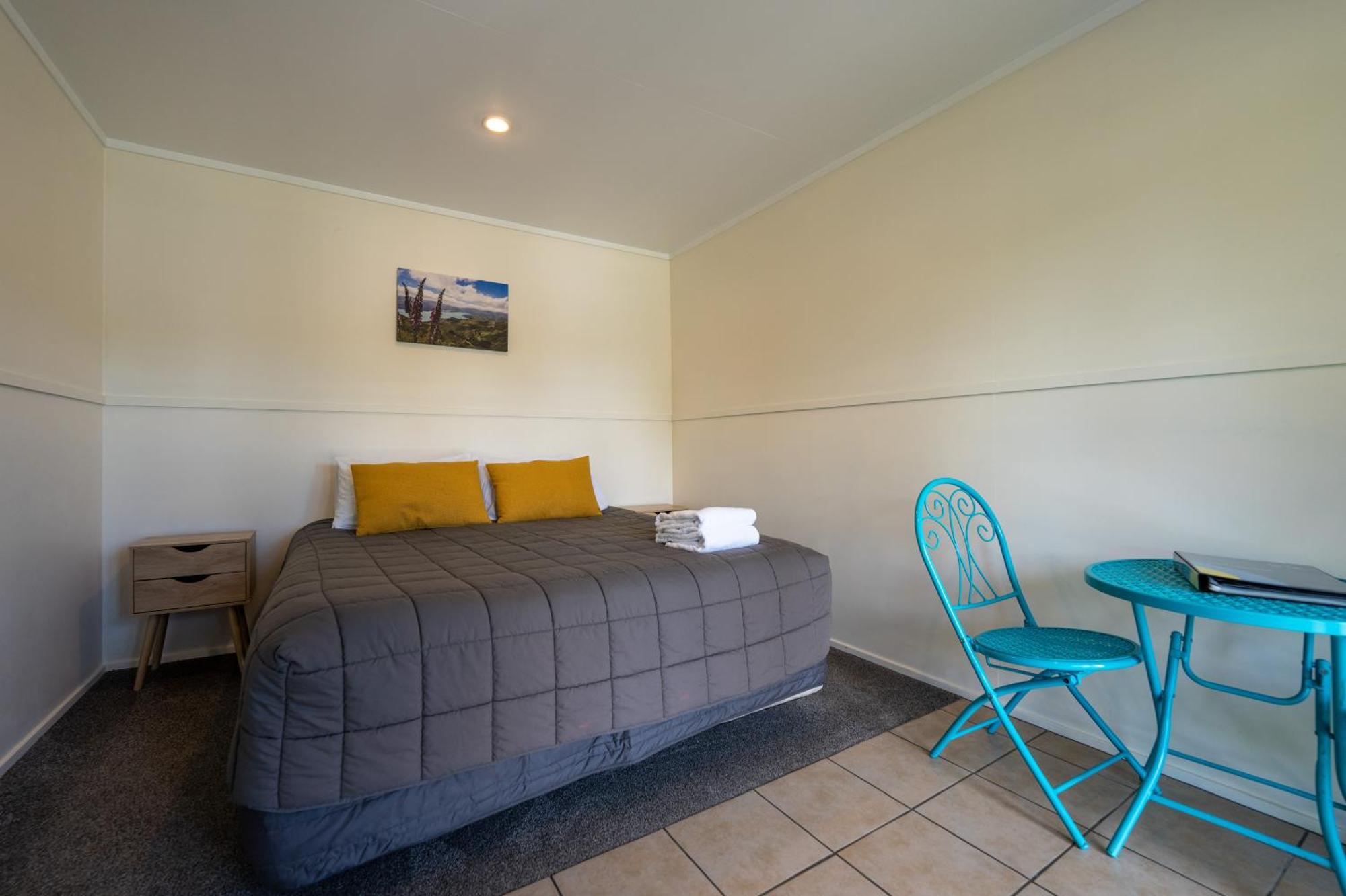 Akaroa Top 10 Holiday Park Exterior foto