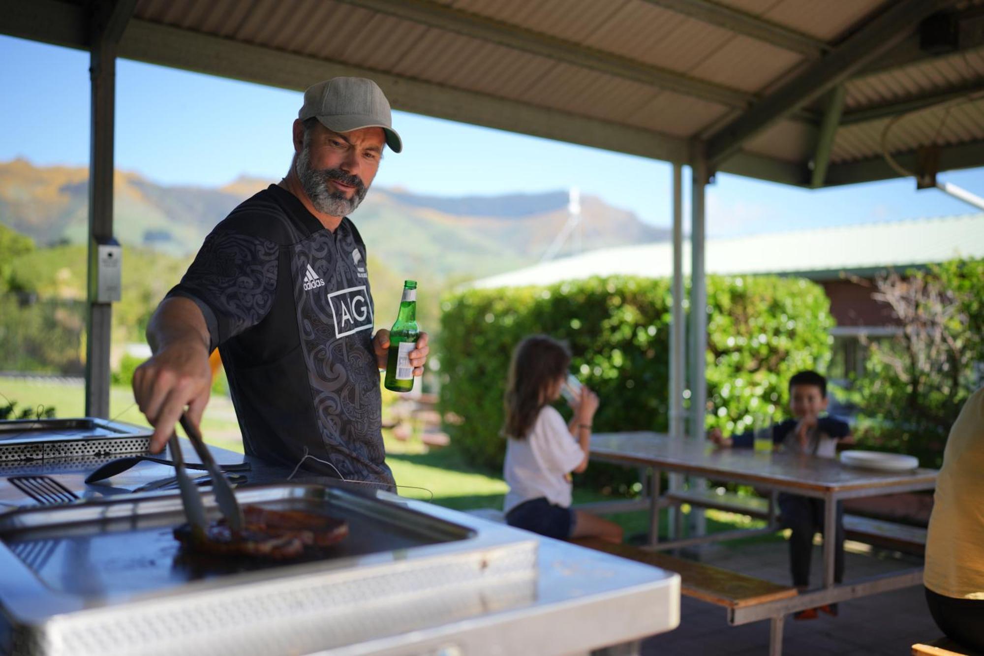 Akaroa Top 10 Holiday Park Exterior foto