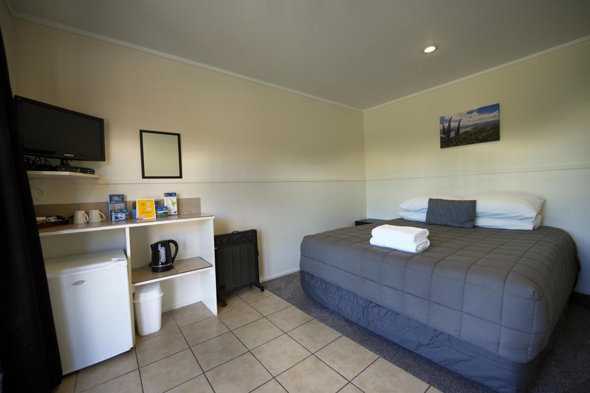 Akaroa Top 10 Holiday Park Exterior foto