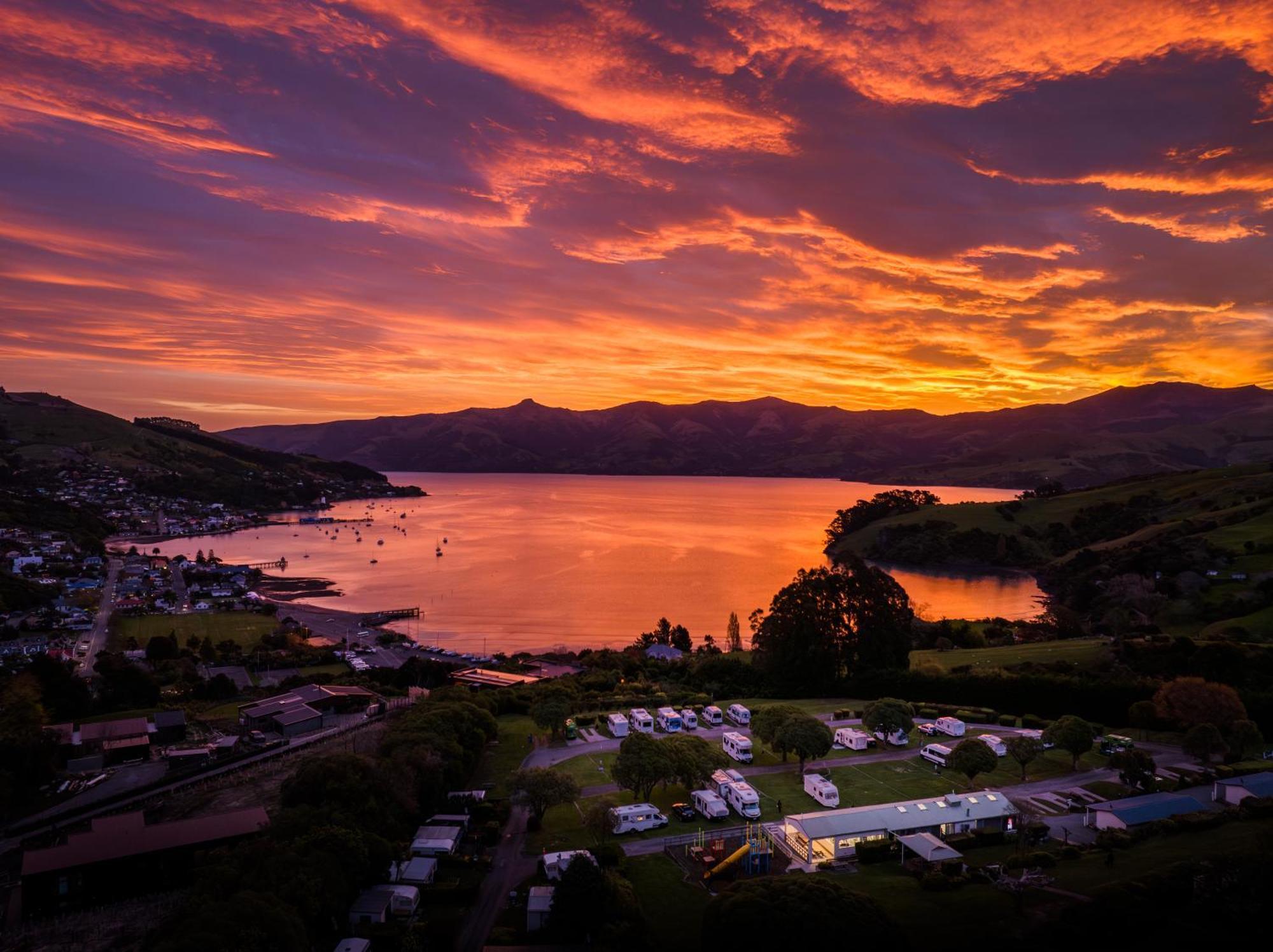 Akaroa Top 10 Holiday Park Exterior foto